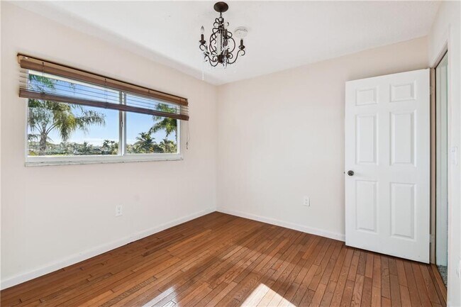 Foto del edificio - 541 NW 205th Ave