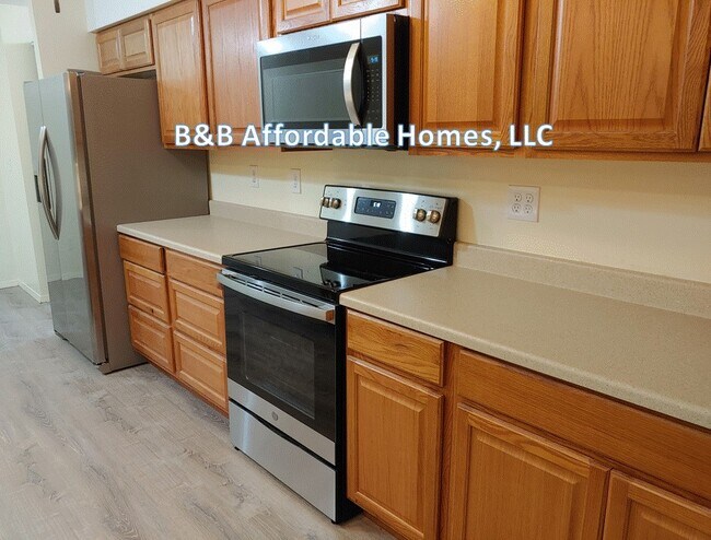 All Stainless Appliances - 4431 Gregory Dr