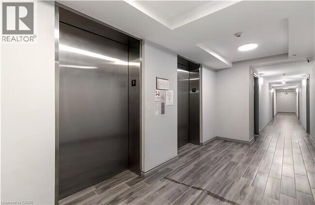 Building Photo - 275 Larch St