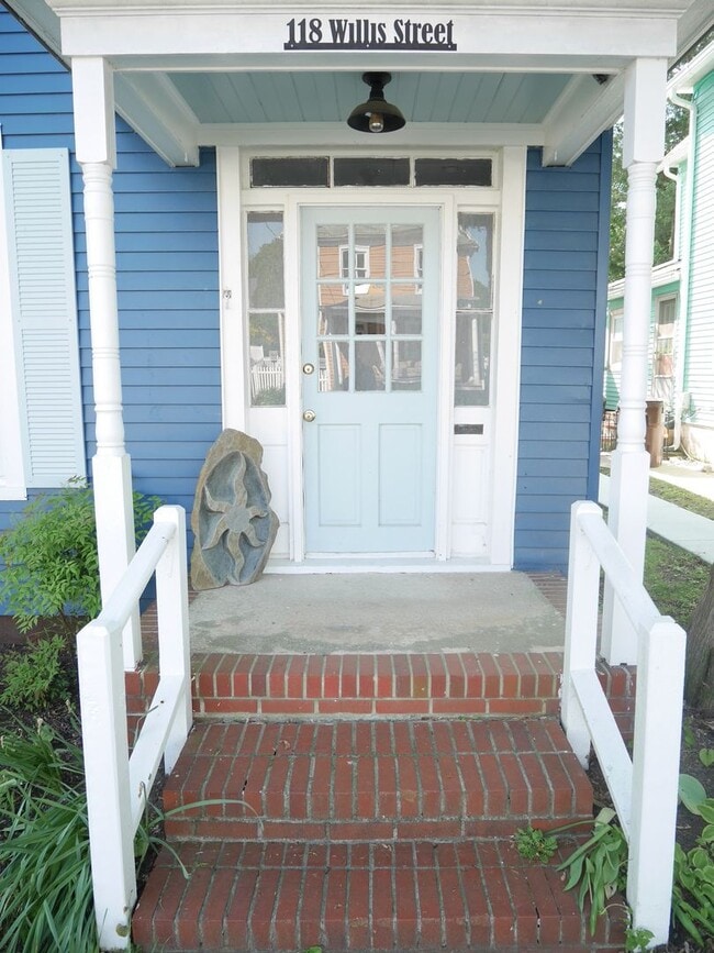 Foto del edificio - Charming 3-Bedroom Home in Cambridge – Ste...