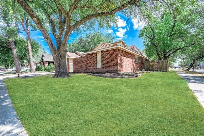 Building Photo - 11602 Inga Ln