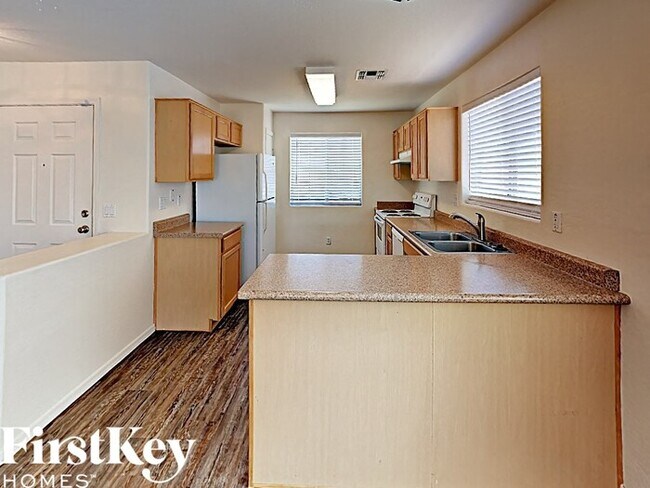 Building Photo - 14833 W Dahlia Dr