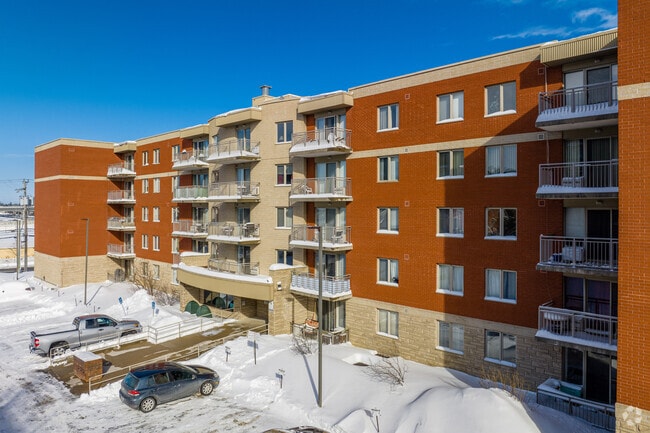 Building Photo - Chateau Ste-Marie
