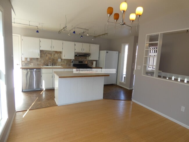 Building Photo - 7576 Matai Ct