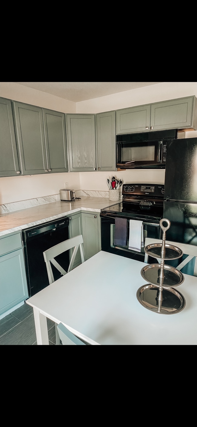 Building Photo - 2807 Bainbridge Rd