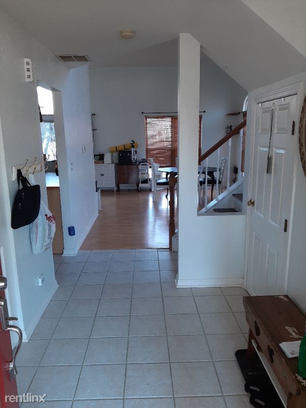 Building Photo - 700 Shady Oaks Ct