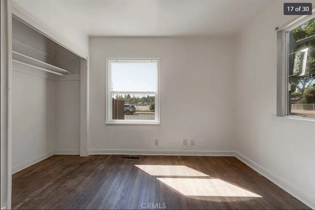 Foto del edificio - 1010 Warner St