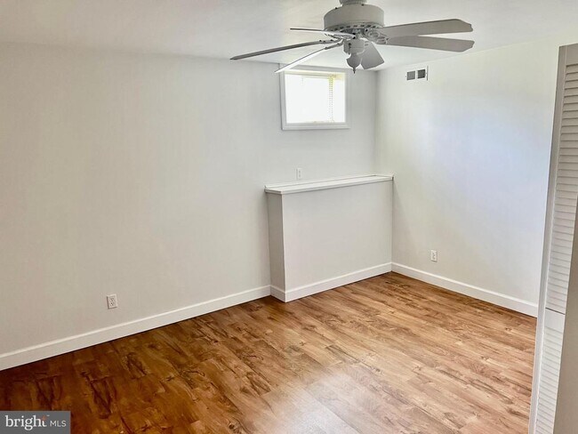 Building Photo - 80 Cardinal Forest Dr