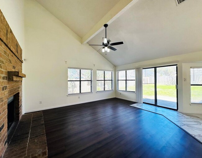 Foto del edificio - 306 Applewood Dr