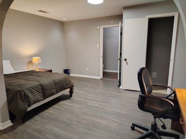 Foto del edificio - 6172 Whitman Ave