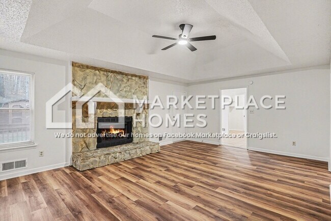 Foto del edificio - 145 Springvalley Way