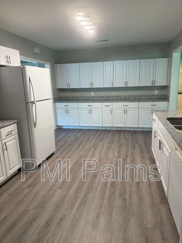 Foto del edificio - 719 SE 24th St