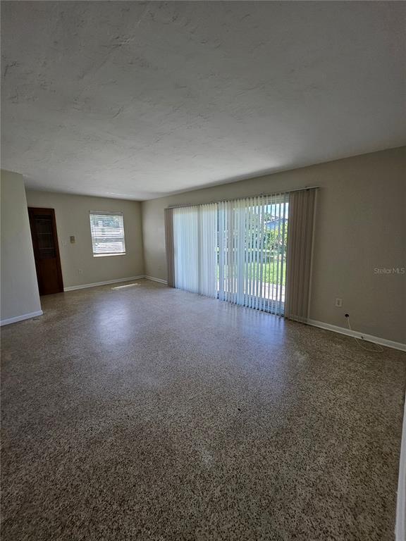 Foto del edificio - 2433 Deedra St