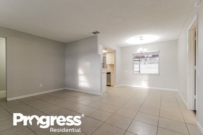 Building Photo - 1734 Oak Breeze Ave