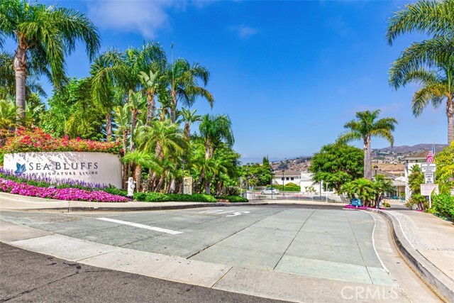 Foto principal - 25442 Sea Bluffs Dr