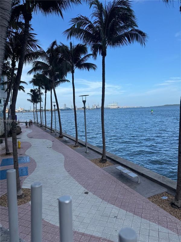 Building Photo - 335 S Biscayne Blvd