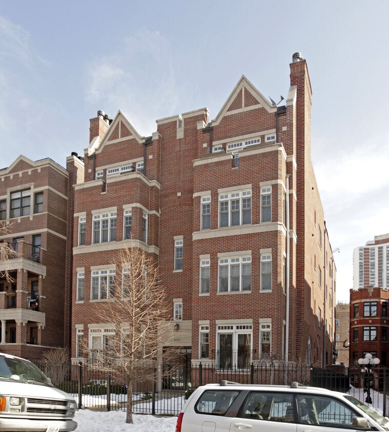 Primary Photo - 6117 N Winthrop Ave