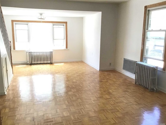 Building Photo - 2 bedroom in Queens NY 11420