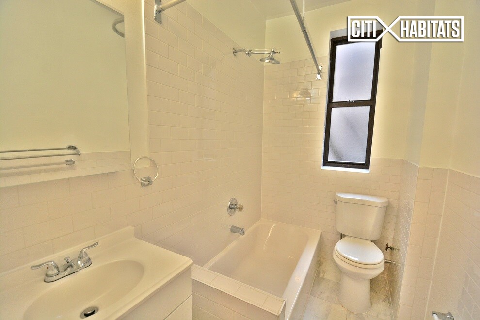 Building Photo - 185 E 162nd St