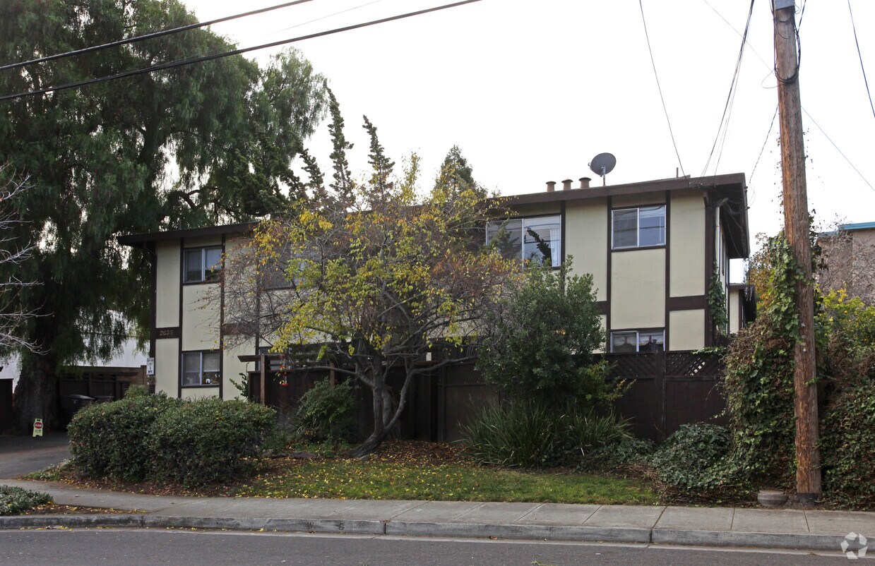 Foto del edificio - 2635 Miller Ave
