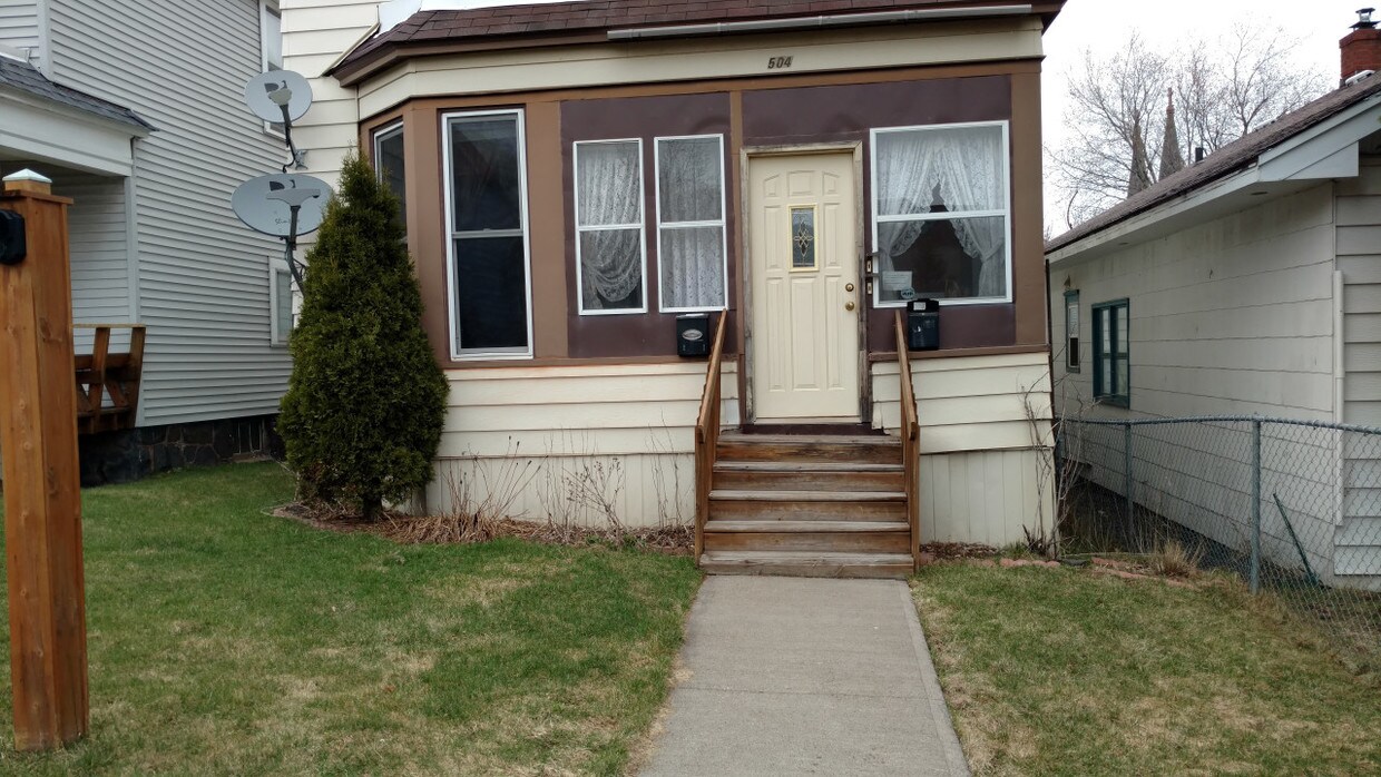 Primary Photo - 504 Duplex