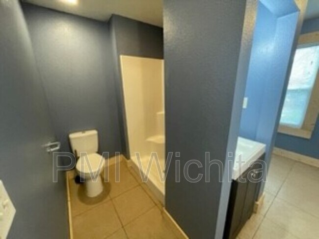 Foto del edificio - 2057 E 9th St N
