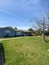 Building Photo - 739 W Granada Ct