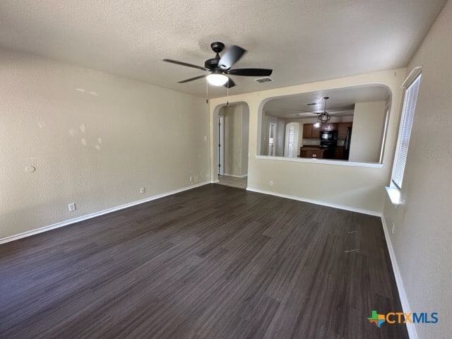 Building Photo - 221 Roadrunner Ave