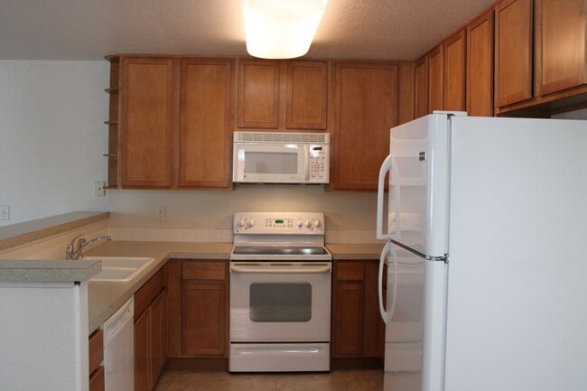 Building Photo - 4645 Hahns Peak Dr