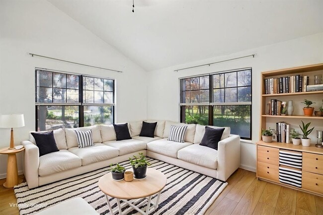 Foto del edificio - 9507 Quail Village Ln