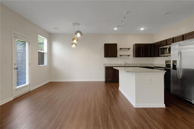 Foto del edificio - 6353 Mountain Home Way