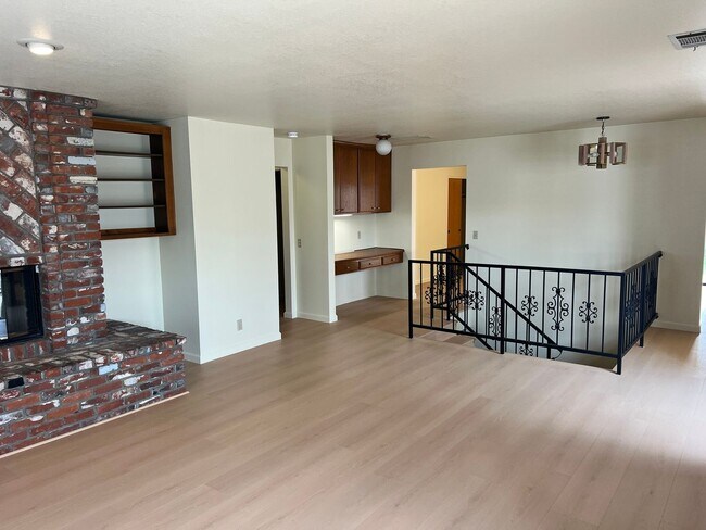 Foto del edificio - Grand Ave Barakat