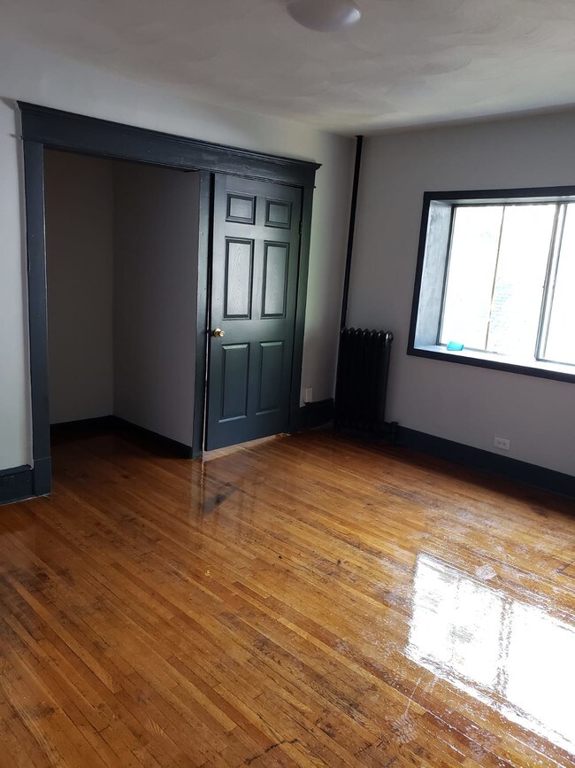 Foto del edificio - 51 Fort Pleasant Ave