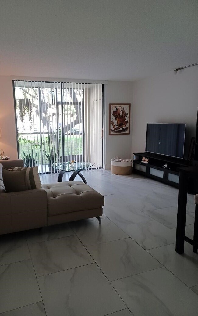 Foto del edificio - 8045 SW 107th Ave