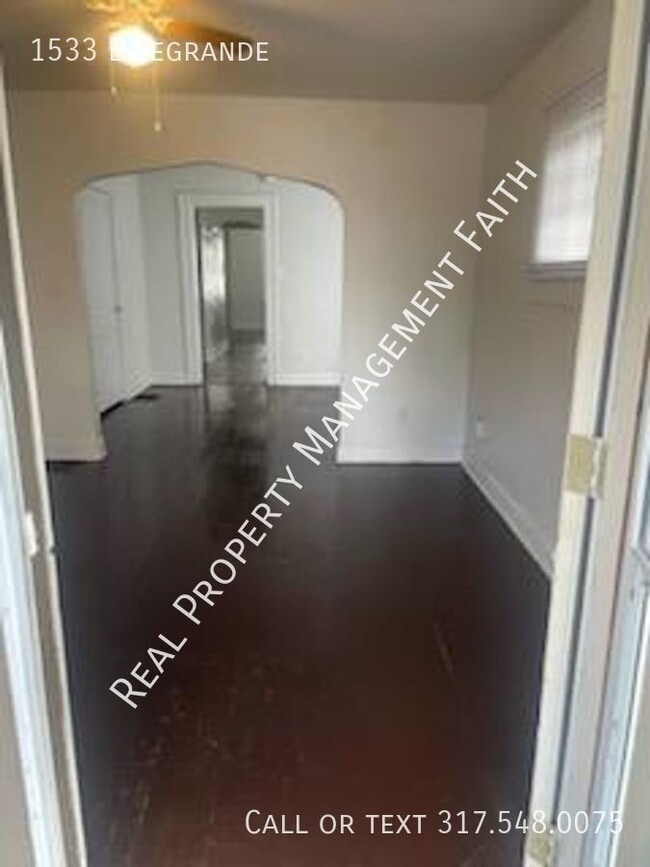Building Photo - 1 bedroom Duplex