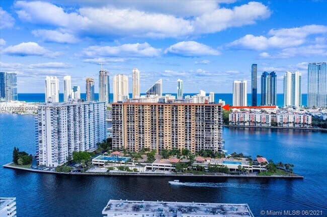 Foto del edificio - 290 174th St