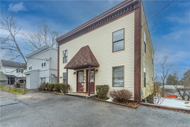 Building Photo - 12 Highland Ave