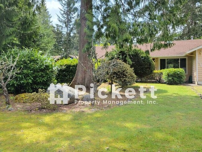 Building Photo - Central Kitsap 3 Bed Rambler