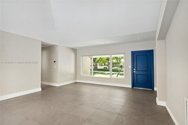 Building Photo - 601 Tibidabo Ave