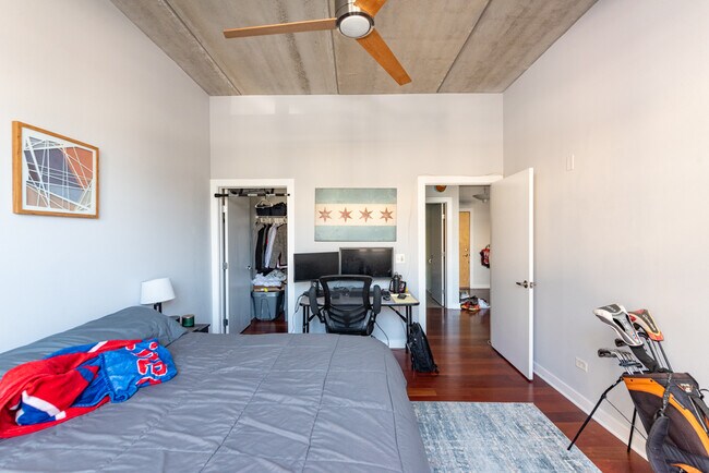 Foto del edificio - 3245 N Ashland Ave