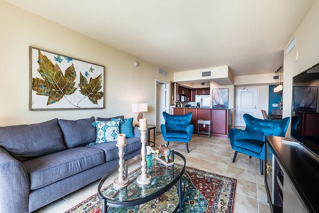 Building Photo - 403 S Sapodilla Ave
