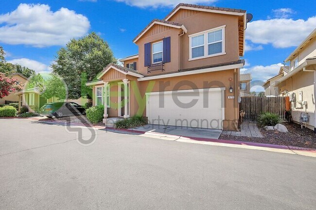 Building Photo - 973 Courtyards Loop