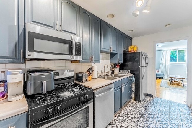 Foto del edificio - 4215 N Lockwood Ave