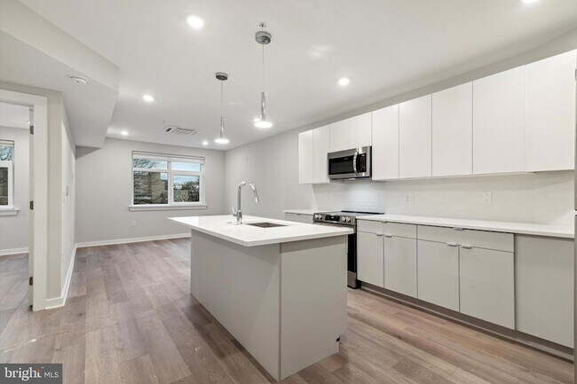 Foto del edificio - 3449 Scotts Ln