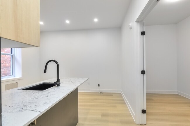 Photo du bâtiment - 2080 Av Lincoln