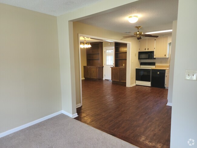 Building Photo - 6067 W Donnagail Dr