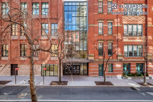 Foto del edificio - 273 W 10th St
