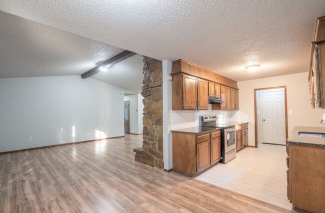 Building Photo - Great Location 3 Bed 2 Bath Home For Rent