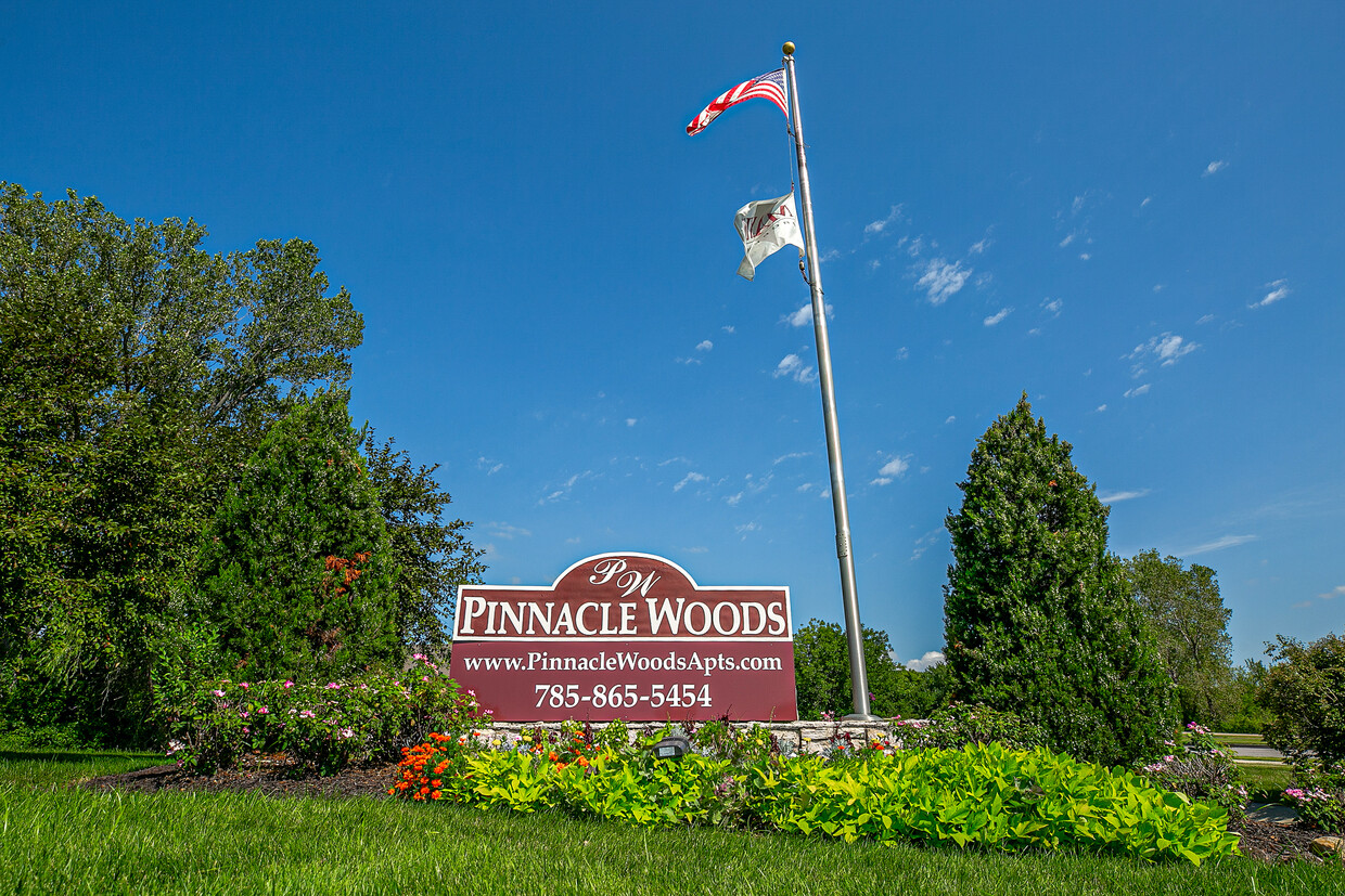 Foto principal - Pinnacle Woods Apartments