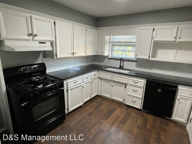 Building Photo - 4 br, 2.5 bath House - 620 Reynolds Rd
